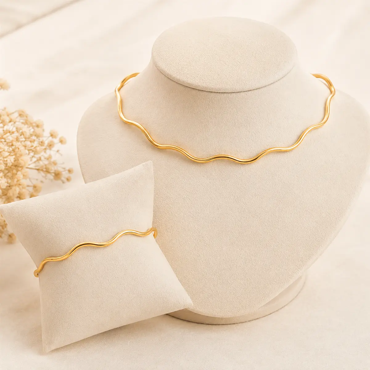 Choker e pulseira de aro ondulado dourado JMA Bijoux